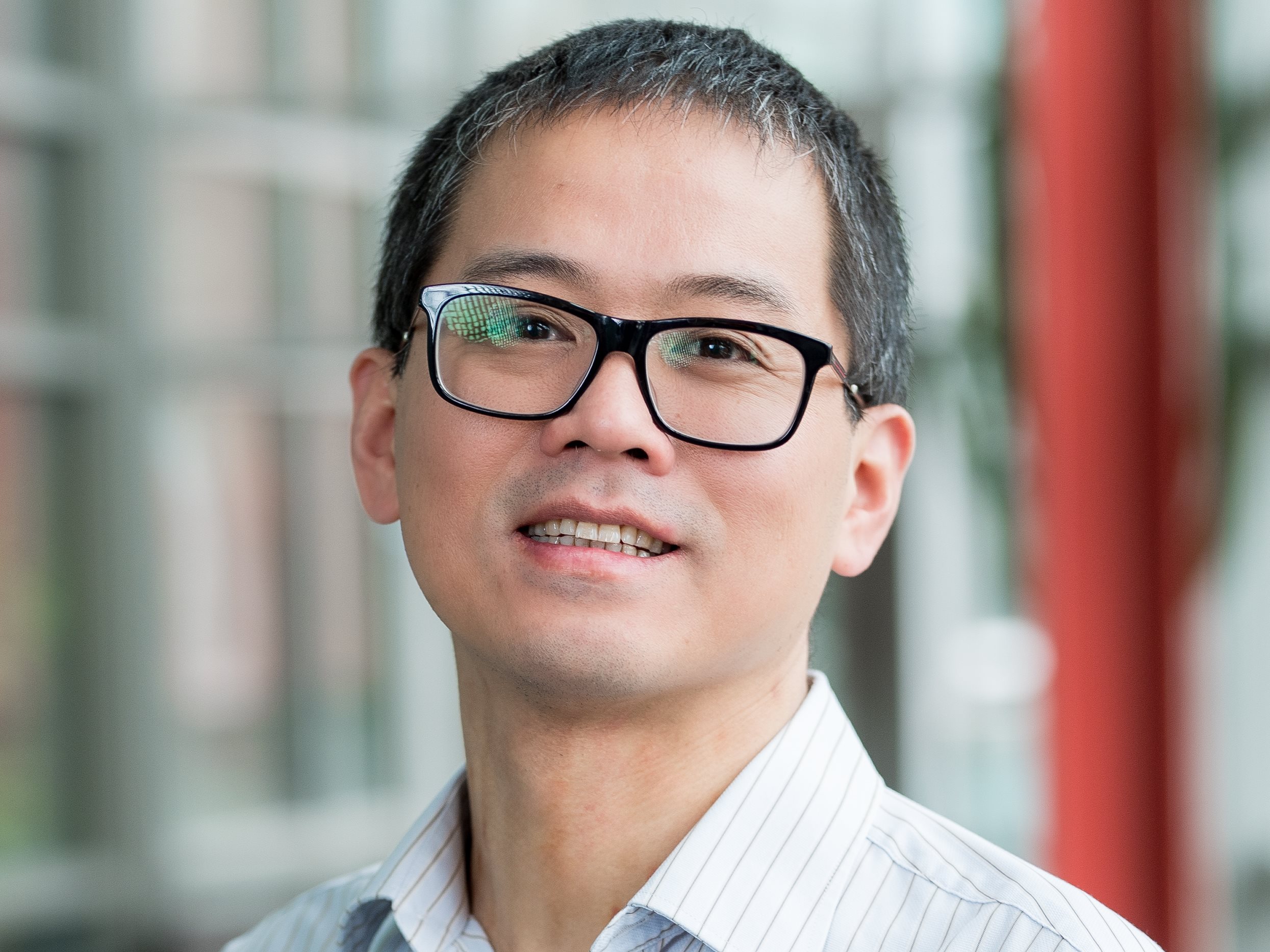 CS professor Hanghang Tong