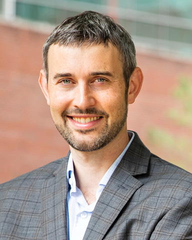 Portrait of Derek Hoiem