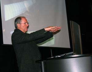 Like a skilled conductor, Mundie used a stylus pen and padand in some cases, simple hand gestures or voice commandsto conjure up thousands of websites and data sets from the clouds of available data, quickly narrowing his search to the most pertinent information.