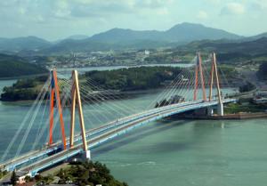 South Korea's Jindo Bridge connects the mainland to Jindo Island