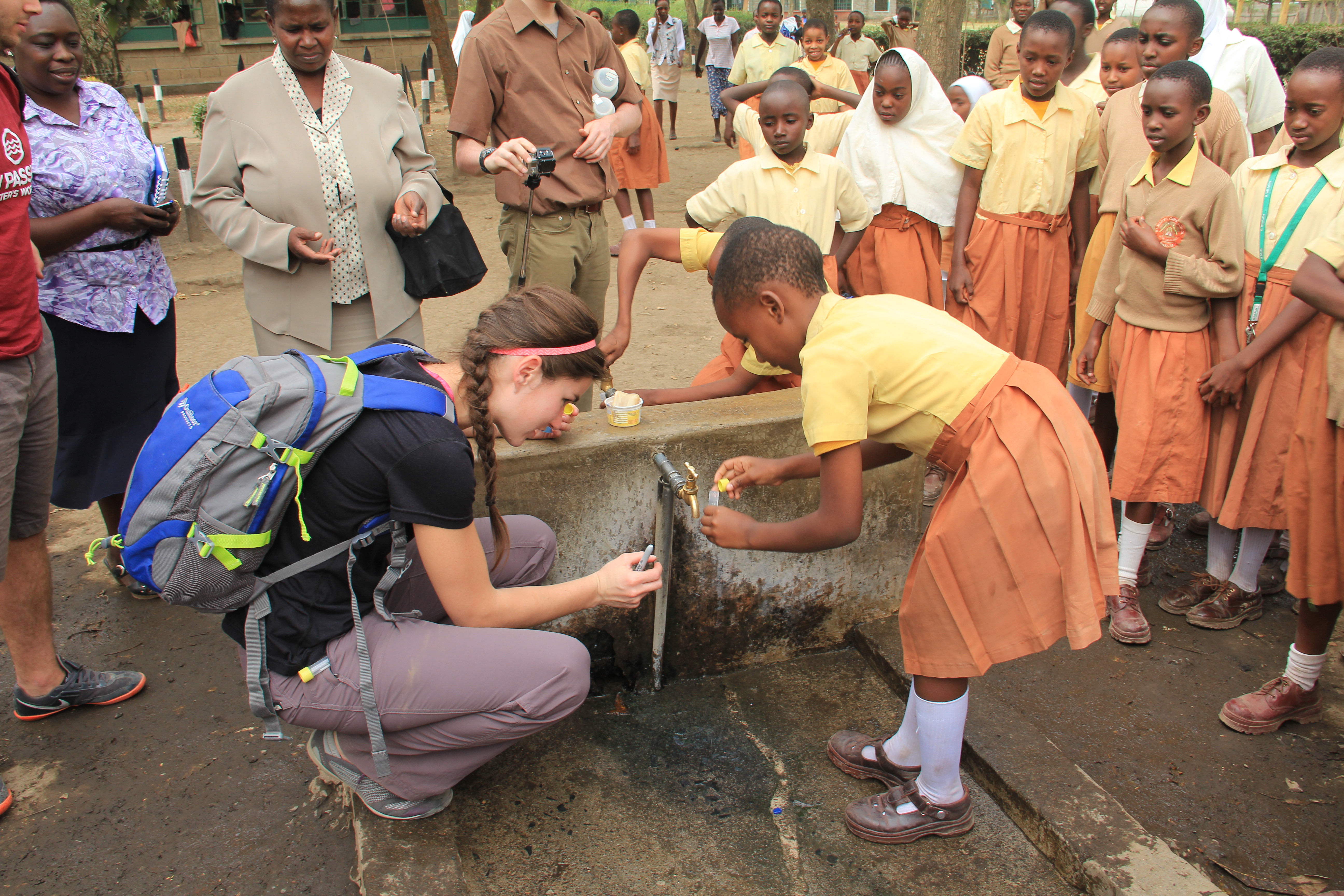 Students from the University of Illinois are making a difference in helping bring safe drinking water to citizens in East African nations.