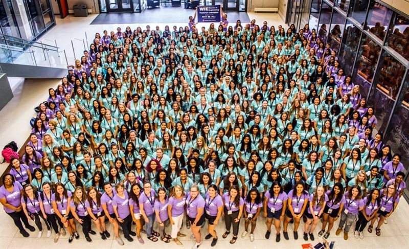 My freshman year we had over 300 other freshman women attend WIE orientation!&nbsp;