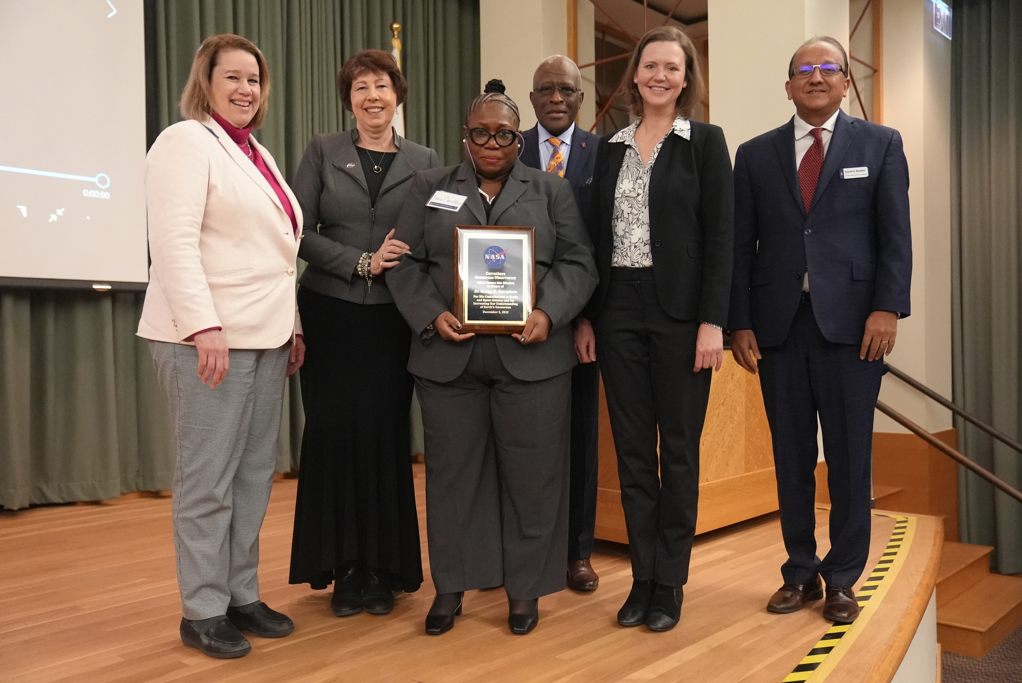 Glide Renaming Ceremony, Dec. 2, 2022 Left to Right: Dr. Susan Martinis, Vice Chancellor for Research and Innovation, Nicola Fox, Heliophysics Division Director, NASA, Mrs. Debra Carruthers, wife of the late George R. Carruthers, Robert J. Jones, Chancellor, University of Illinois Urbana-Champaign, Lara Waldrop, Carruthers Observatory PI, Y.T. Lo Fellow in Electrical and Computer Engineering, Rashid Bashir, Dean, The Grainger College of Engineering. Photo Credit: University of Illinois&amp;amp;amp;amp;amp;amp;amp;nbsp;