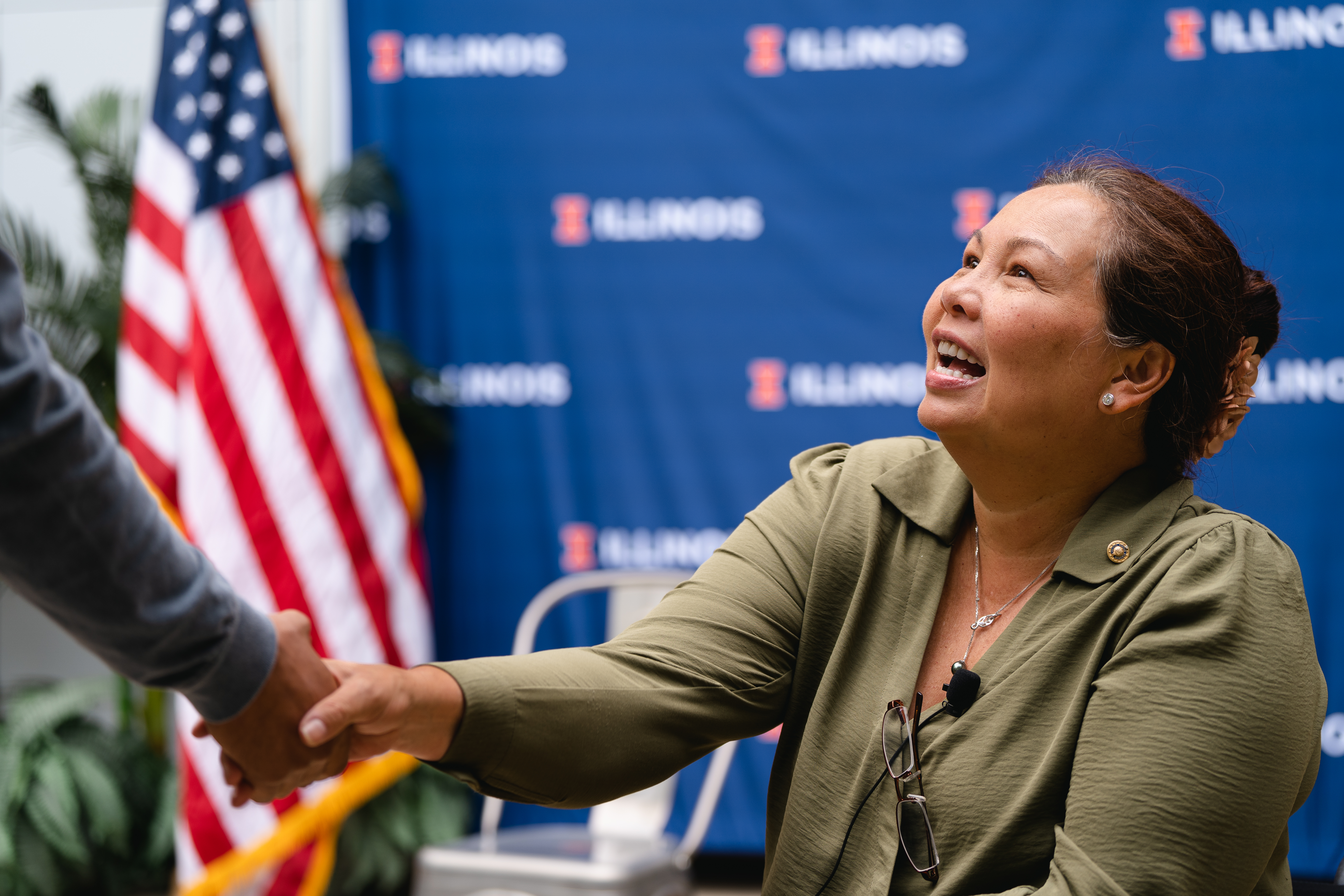 u-s-senator-tammy-duckworth-encourages-students-to-blur-their